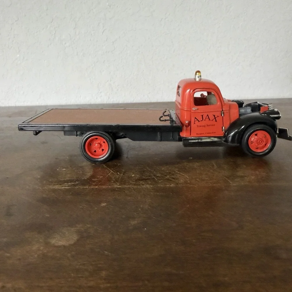 National Motor Museum 1/32 Scale 1941 Chevy Flatbed Truck AJAX Towing Service X2
